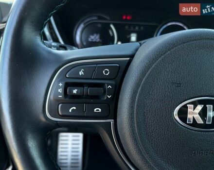 Серый Киа Niro, объемом двигателя 0 л и пробегом 97 тыс. км за 23200 $, фото 38 на Automoto.ua