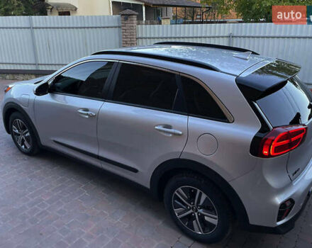 Серый Киа Niro, объемом двигателя 1.58 л и пробегом 67 тыс. км за 22600 $, фото 8 на Automoto.ua
