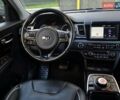 Серый Киа Niro, объемом двигателя 0 л и пробегом 144 тыс. км за 17250 $, фото 29 на Automoto.ua