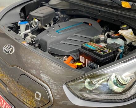 Киа Niro 2020 в Тернополе на Automoto.ua Серый Киа Niro, объемом двигателя 0 л и пробегом 149 тыс. км за 18700 $, фото 23 на Automoto.ua