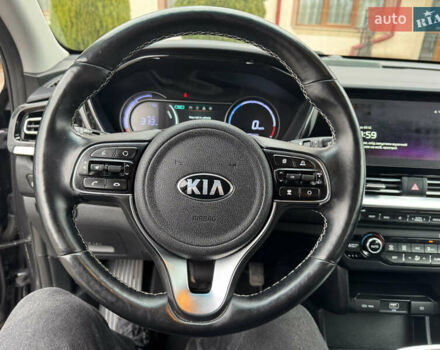 Серый Киа Niro, объемом двигателя 0 л и пробегом 158 тыс. км за 17750 $, фото 70 на Automoto.ua