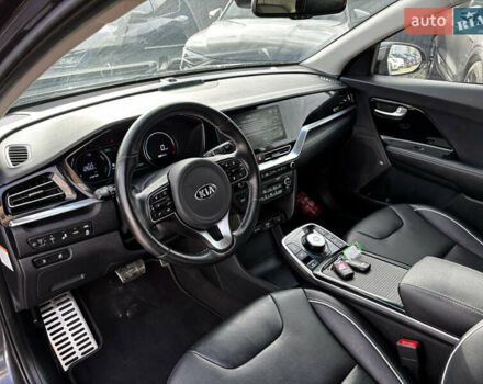 Серый Киа Niro, объемом двигателя 0 л и пробегом 110 тыс. км за 21200 $, фото 25 на Automoto.ua