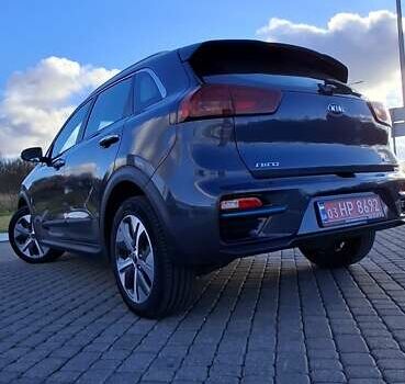 Сірий Кіа Niro, об'ємом двигуна 0 л та пробігом 91 тис. км за 19300 $, фото 7 на Automoto.ua