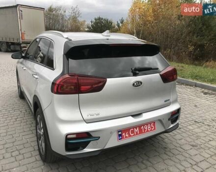 Серый Киа Niro, объемом двигателя 0 л и пробегом 90 тыс. км за 19900 $, фото 5 на Automoto.ua
