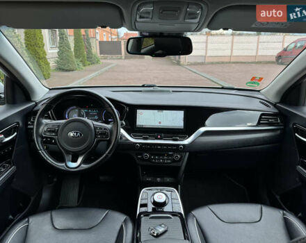 Серый Киа Niro, объемом двигателя 0 л и пробегом 118 тыс. км за 19350 $, фото 116 на Automoto.ua