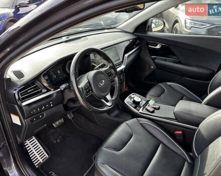 Серый Киа Niro, объемом двигателя 0 л и пробегом 110 тыс. км за 21200 $, фото 16 на Automoto.ua
