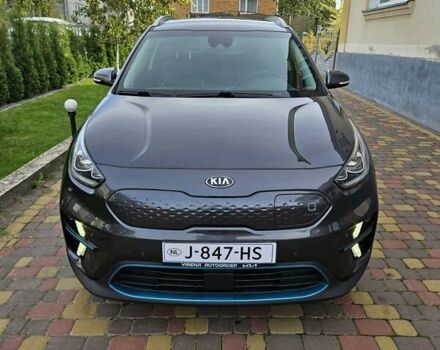 Сірий Кіа Niro, об'ємом двигуна 0 л та пробігом 136 тис. км за 19200 $, фото 6 на Automoto.ua