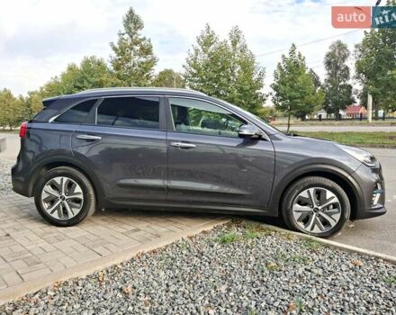 Сірий Кіа Niro, об'ємом двигуна 0 л та пробігом 126 тис. км за 20900 $, фото 7 на Automoto.ua