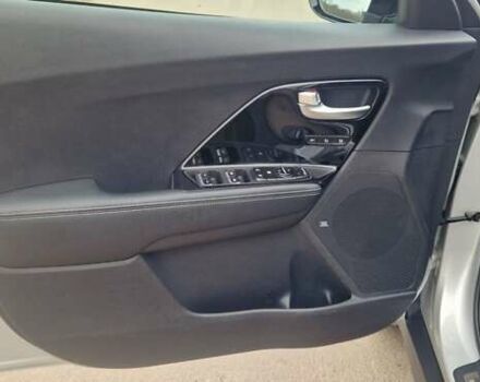 Серый Киа Niro, объемом двигателя 0 л и пробегом 167 тыс. км за 18400 $, фото 17 на Automoto.ua