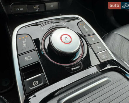 Серый Киа Niro, объемом двигателя 0 л и пробегом 118 тыс. км за 19350 $, фото 91 на Automoto.ua