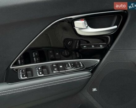 Серый Киа Niro, объемом двигателя 0 л и пробегом 150 тыс. км за 18500 $, фото 37 на Automoto.ua