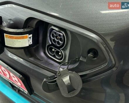 Сірий Кіа Niro, об'ємом двигуна 0 л та пробігом 114 тис. км за 18329 $, фото 8 на Automoto.ua