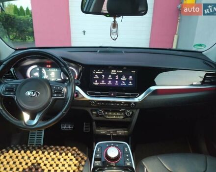 Серый Киа Niro, объемом двигателя 0 л и пробегом 113 тыс. км за 21200 $, фото 4 на Automoto.ua