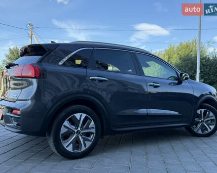 Серый Киа Niro, объемом двигателя 0 л и пробегом 85 тыс. км за 18999 $, фото 23 на Automoto.ua