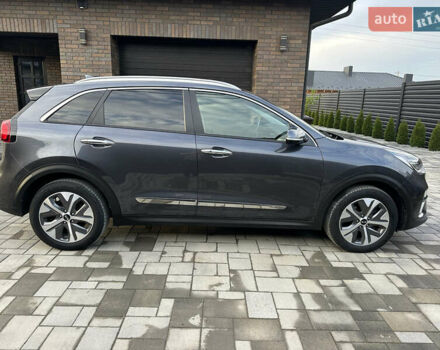 Киа Niro 2020 в Луцке на Automoto.ua Серый Киа Niro, объемом двигателя 0 л и пробегом 130 тыс. км за 19900 $, фото 7 на Automoto.ua
