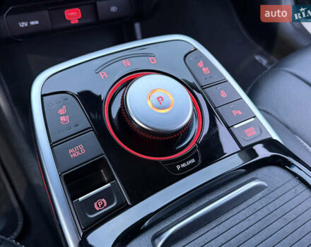 Серый Киа Niro, объемом двигателя 0 л и пробегом 165 тыс. км за 18000 $, фото 58 на Automoto.ua