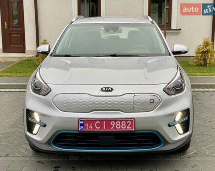 Сірий Кіа Niro, об'ємом двигуна 0 л та пробігом 63 тис. км за 20899 $, фото 4 на Automoto.ua