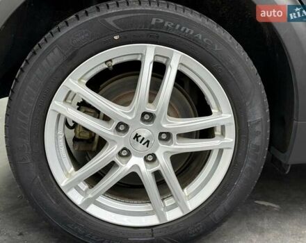Серый Киа Niro, объемом двигателя 0 л и пробегом 153 тыс. км за 18558 $, фото 10 на Automoto.ua