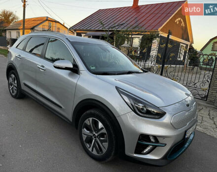 Сірий Кіа Niro, об'ємом двигуна 0 л та пробігом 120 тис. км за 22200 $, фото 19 на Automoto.ua