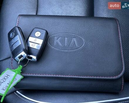 Сірий Кіа Niro, об'ємом двигуна 0 л та пробігом 107 тис. км за 21950 $, фото 56 на Automoto.ua
