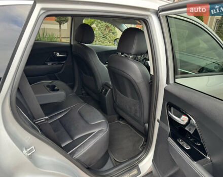 Серый Киа Niro, объемом двигателя 0 л и пробегом 118 тыс. км за 19350 $, фото 119 на Automoto.ua