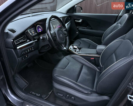 Серый Киа Niro, объемом двигателя 0 л и пробегом 159 тыс. км за 19800 $, фото 28 на Automoto.ua