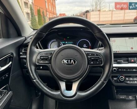 Сірий Кіа Niro, об'ємом двигуна 0 л та пробігом 118 тис. км за 19300 $, фото 81 на Automoto.ua