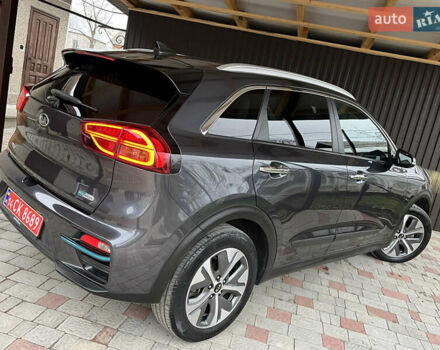 Серый Киа Niro, объемом двигателя 0 л и пробегом 127 тыс. км за 19750 $, фото 31 на Automoto.ua