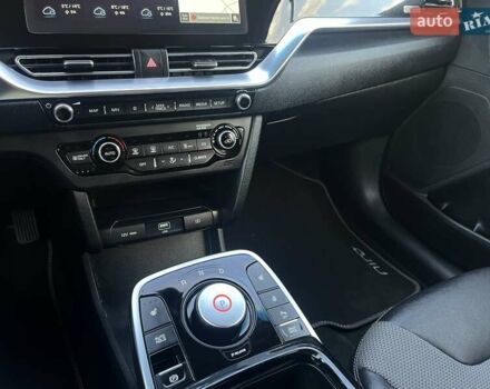 Серый Киа Niro, объемом двигателя 0 л и пробегом 72 тыс. км за 19750 $, фото 33 на Automoto.ua
