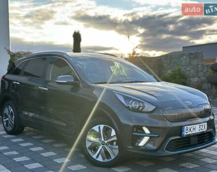Сірий Кіа Niro, об'ємом двигуна 0 л та пробігом 105 тис. км за 19950 $, фото 6 на Automoto.ua