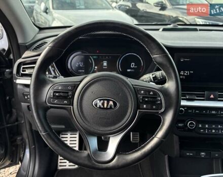 Серый Киа Niro, объемом двигателя 0 л и пробегом 67 тыс. км за 22400 $, фото 23 на Automoto.ua