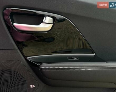 Серый Киа Niro, объемом двигателя 0 л и пробегом 62 тыс. км за 23600 $, фото 89 на Automoto.ua