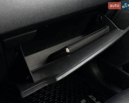 Серый Киа Niro, объемом двигателя 0 л и пробегом 82 тыс. км за 22900 $, фото 68 на Automoto.ua