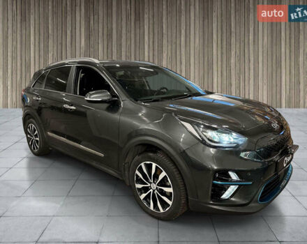 Серый Киа Niro, объемом двигателя 0 л и пробегом 98 тыс. км за 15800 $, фото 2 на Automoto.ua