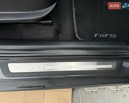 Серый Киа Niro, объемом двигателя 0 л и пробегом 147 тыс. км за 18450 $, фото 55 на Automoto.ua