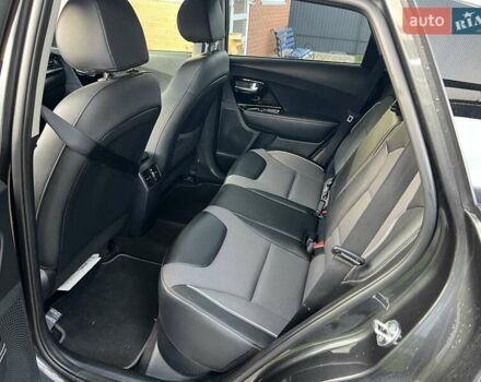 Серый Киа Niro, объемом двигателя 0 л и пробегом 106 тыс. км за 21700 $, фото 8 на Automoto.ua