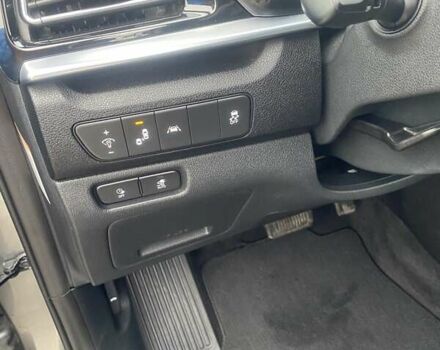 Серый Киа Niro, объемом двигателя 0 л и пробегом 54 тыс. км за 19999 $, фото 38 на Automoto.ua