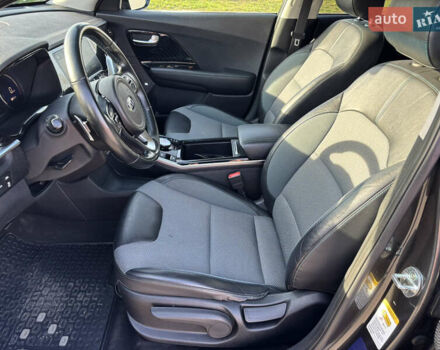Серый Киа Niro, объемом двигателя 0 л и пробегом 200 тыс. км за 16900 $, фото 8 на Automoto.ua