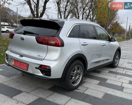 Сірий Кіа Niro, об'ємом двигуна 0 л та пробігом 101 тис. км за 19300 $, фото 2 на Automoto.ua