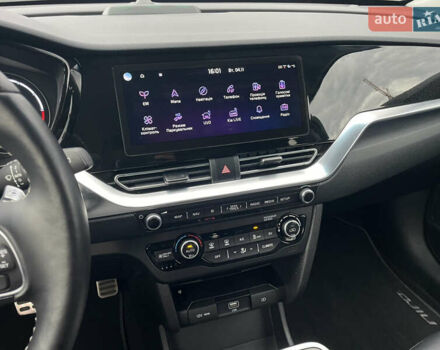 Сірий Кіа Niro, об'ємом двигуна 0 л та пробігом 52 тис. км за 22999 $, фото 38 на Automoto.ua