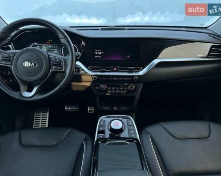 Серый Киа Niro, объемом двигателя 0 л и пробегом 54 тыс. км за 23900 $, фото 76 на Automoto.ua