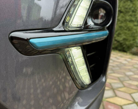 Сірий Кіа Niro, об'ємом двигуна 0 л та пробігом 50 тис. км за 22300 $, фото 39 на Automoto.ua