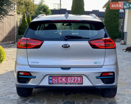 Серый Киа Niro, объемом двигателя 0 л и пробегом 59 тыс. км за 21299 $, фото 9 на Automoto.ua