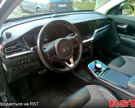 Серый Киа Niro, объемом двигателя 0 л и пробегом 72 тыс. км за 22000 $, фото 7 на Automoto.ua