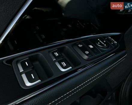 Сірий Кіа Niro, об'ємом двигуна 0 л та пробігом 100 тис. км за 21900 $, фото 34 на Automoto.ua