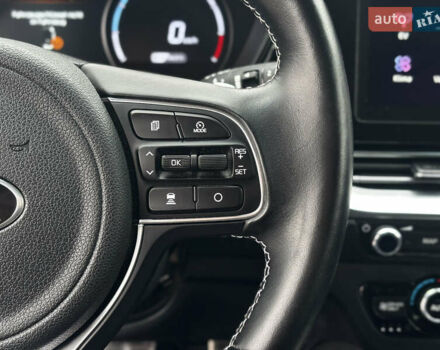 Серый Киа Niro, объемом двигателя 0 л и пробегом 39 тыс. км за 23100 $, фото 27 на Automoto.ua