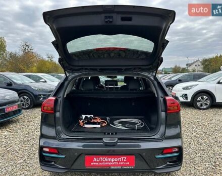 Серый Киа Niro, объемом двигателя 0 л и пробегом 62 тыс. км за 24600 $, фото 79 на Automoto.ua