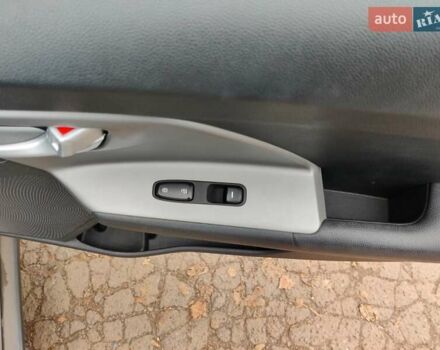 Сірий Кіа Niro, об'ємом двигуна 1.58 л та пробігом 115 тис. км за 19800 $, фото 16 на Automoto.ua