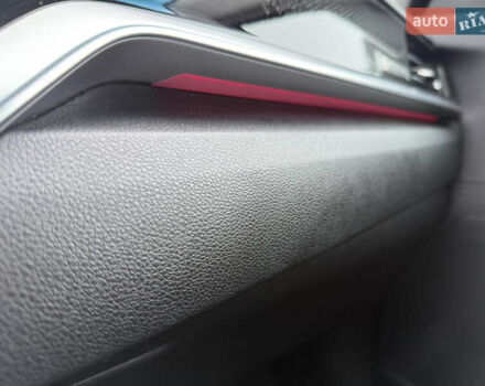 Сірий Кіа Niro, об'ємом двигуна 0 л та пробігом 97 тис. км за 22900 $, фото 3 на Automoto.ua