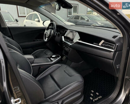Серый Киа Niro, объемом двигателя 0 л и пробегом 82 тыс. км за 22900 $, фото 96 на Automoto.ua